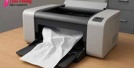 Máy in bị kẹt giấy trong văn phòng – lỗi thường gặp khi sử dụng máy in